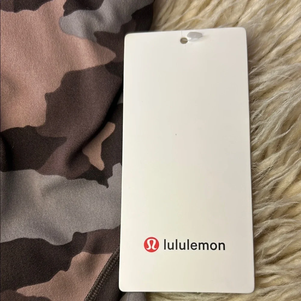 Camo Print Sports Bra - Picture 2 of 4